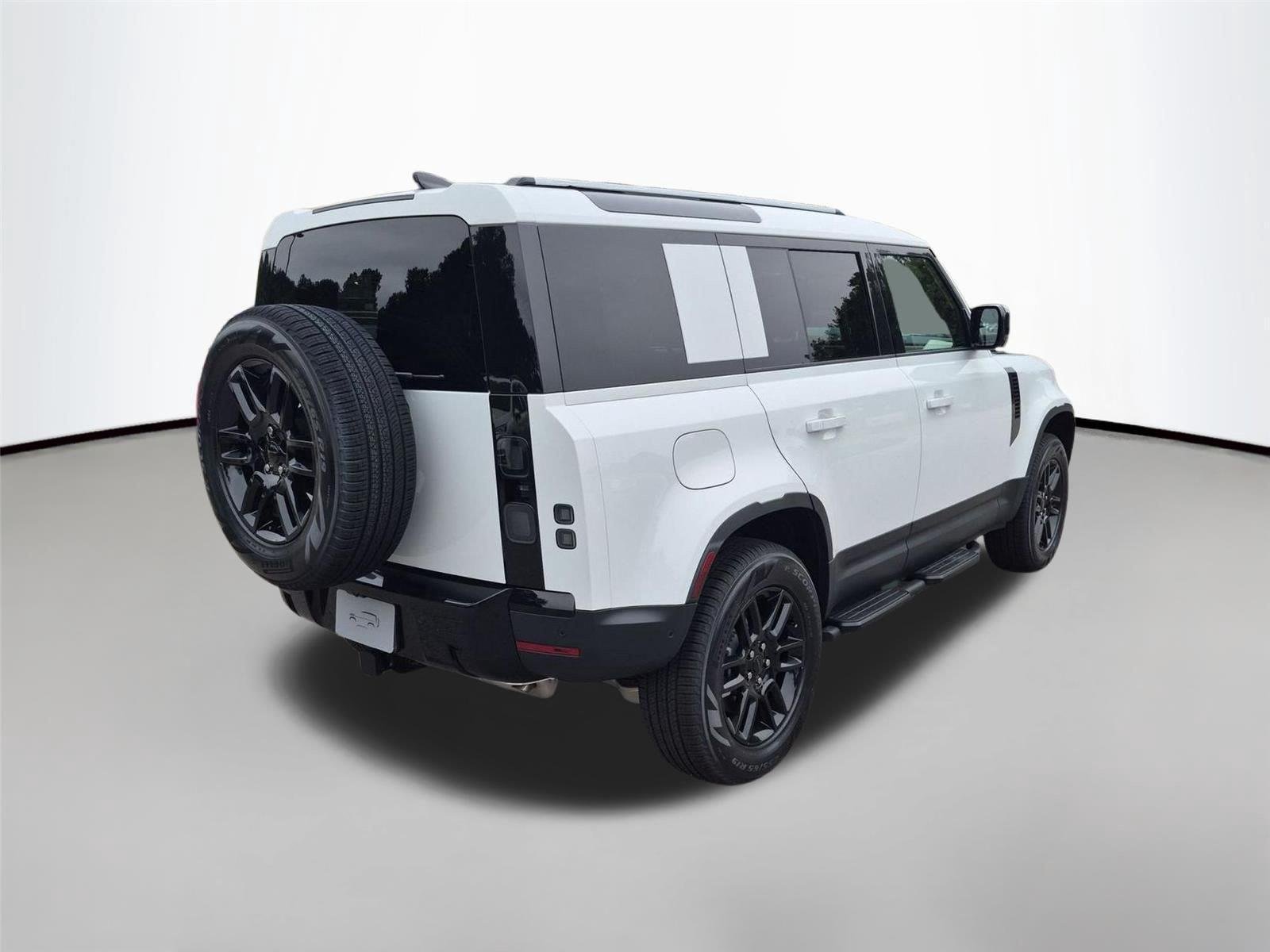New 2026 Fuji White Land Rover S image 5