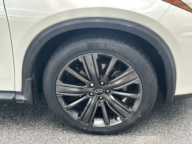 Used 2020 White INFINITI ESSENTIAL image 12