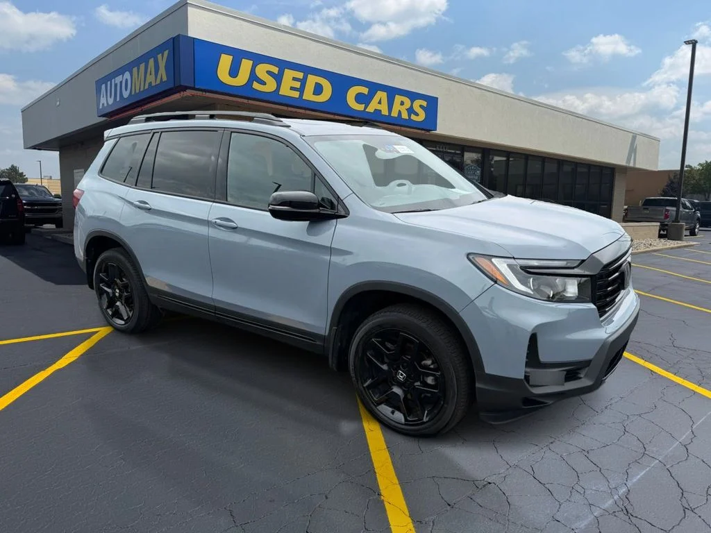 Used 2024 Gray Honda Black Edition image 4