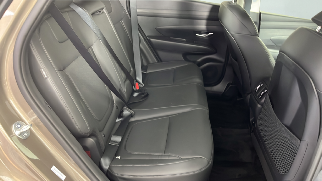 Used 2025 Beige Hyundai SEL Convenience image 18