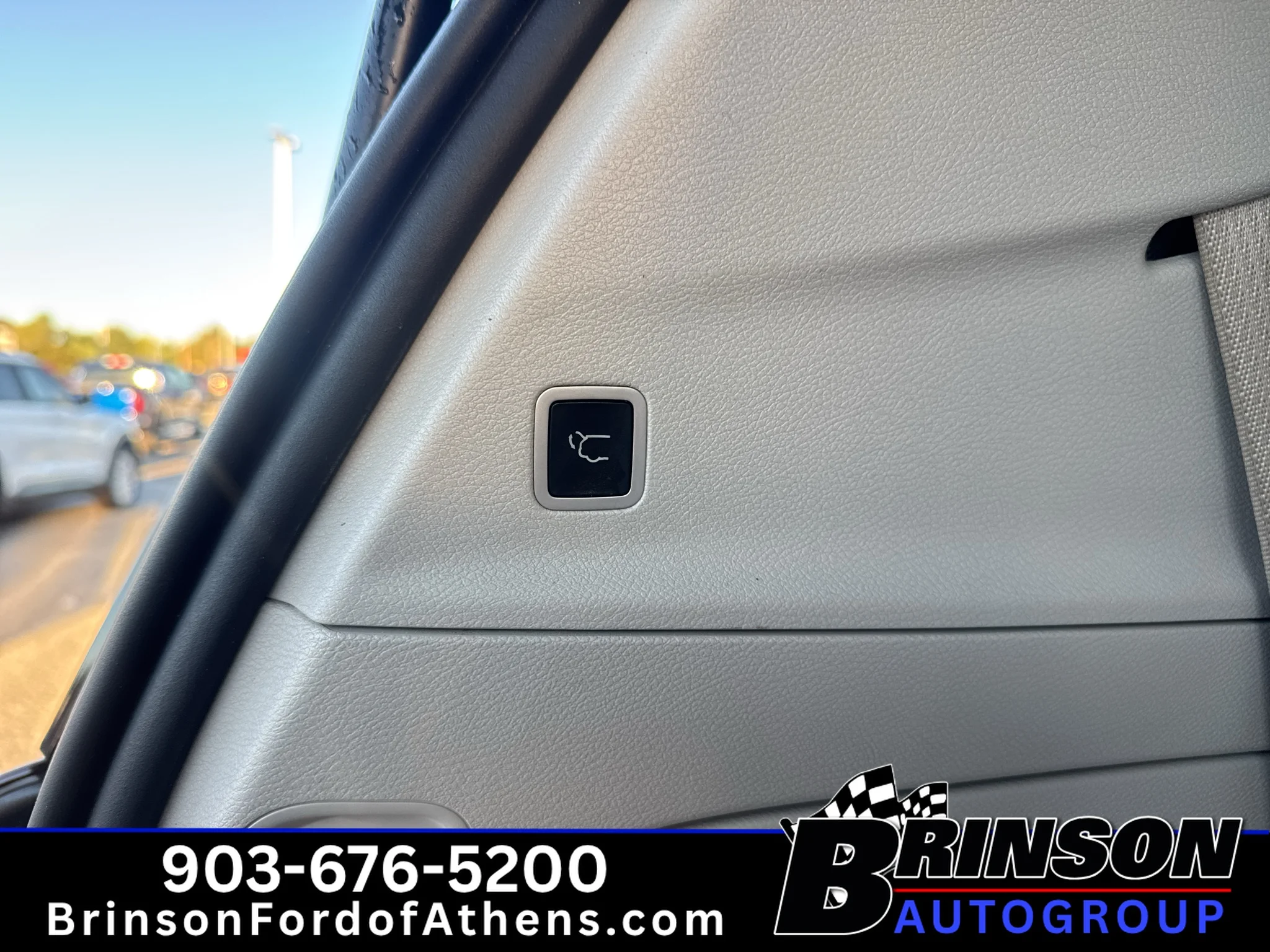 Used 2019 Brilliant Black Crystal Pearlcoat Chrysler Touring L Plus image 9