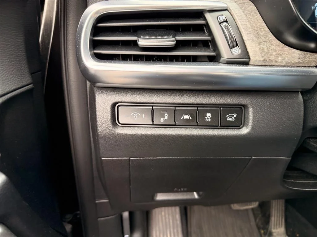 Used 2022 Green Kia EX image 19
