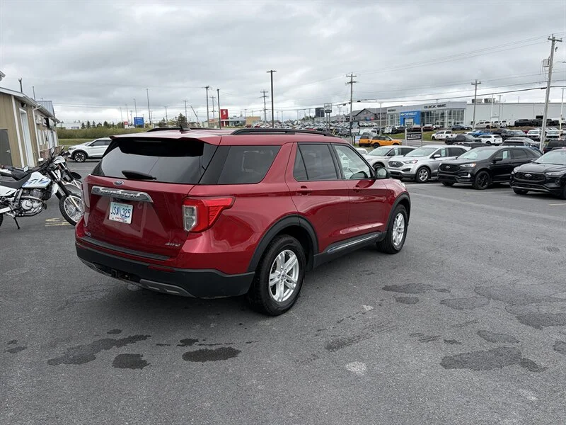 Used 2022 Red Ford XLT image 4
