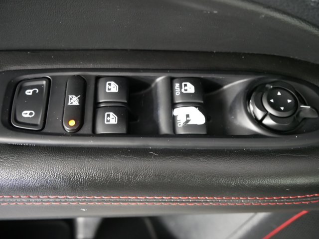 Used 2019 Billet Silver Metallic Clearcoat Jeep Trailhawk image 24