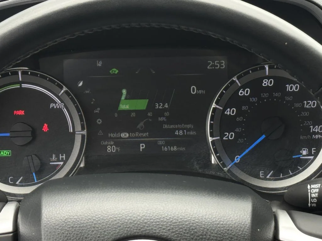 Used 2024 Silver Toyota XLE image 17
