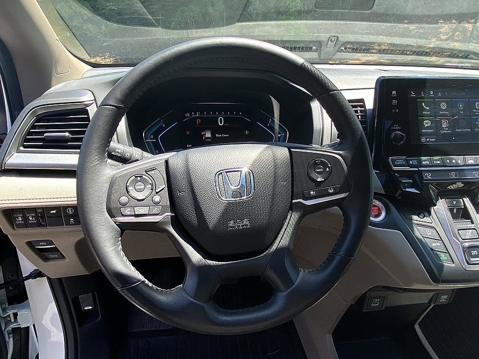 Used 2022 Platinum White Pearl Honda EX-L image 17