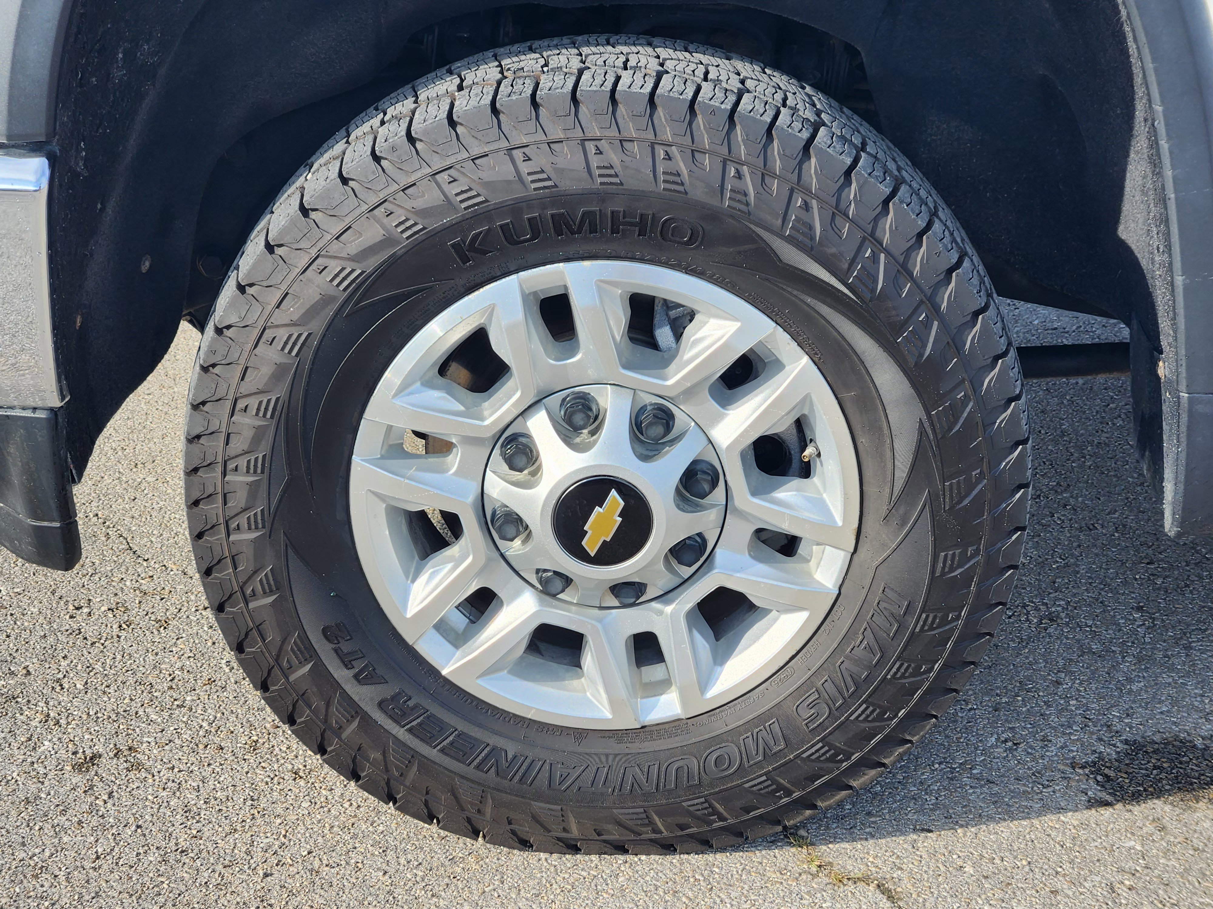 Used 2022 Summit White Chevrolet LT image 10