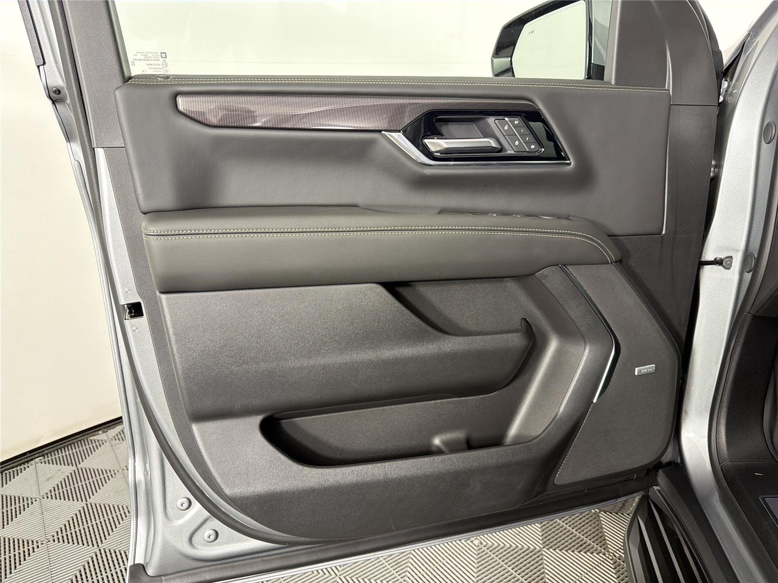2026 GMC Yukon XL Elevation - Photo 8