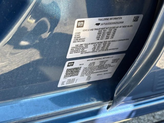 Used 2025 Downpour Metallic GMC Elevation image 23