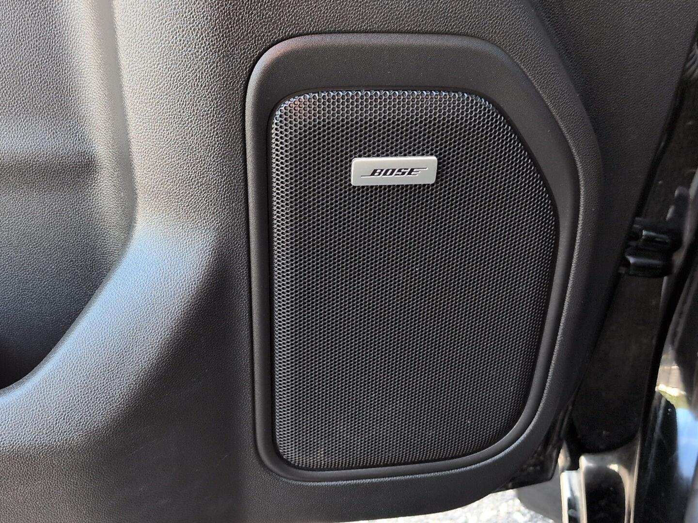 Used 2022 Onyx Black GMC Denali image 6