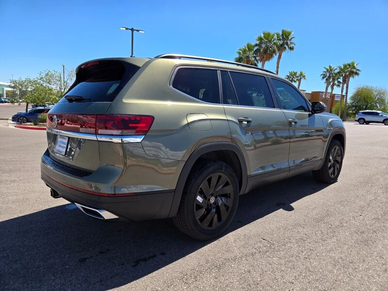New 2026 Green Volkswagen 2.0T SE w/Technology image 4