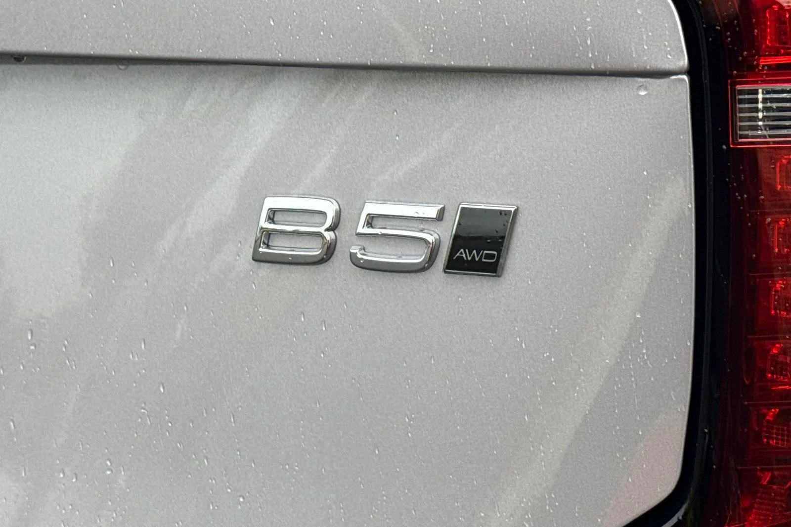 New 2026 Aurora Silver Volvo Plus image 26