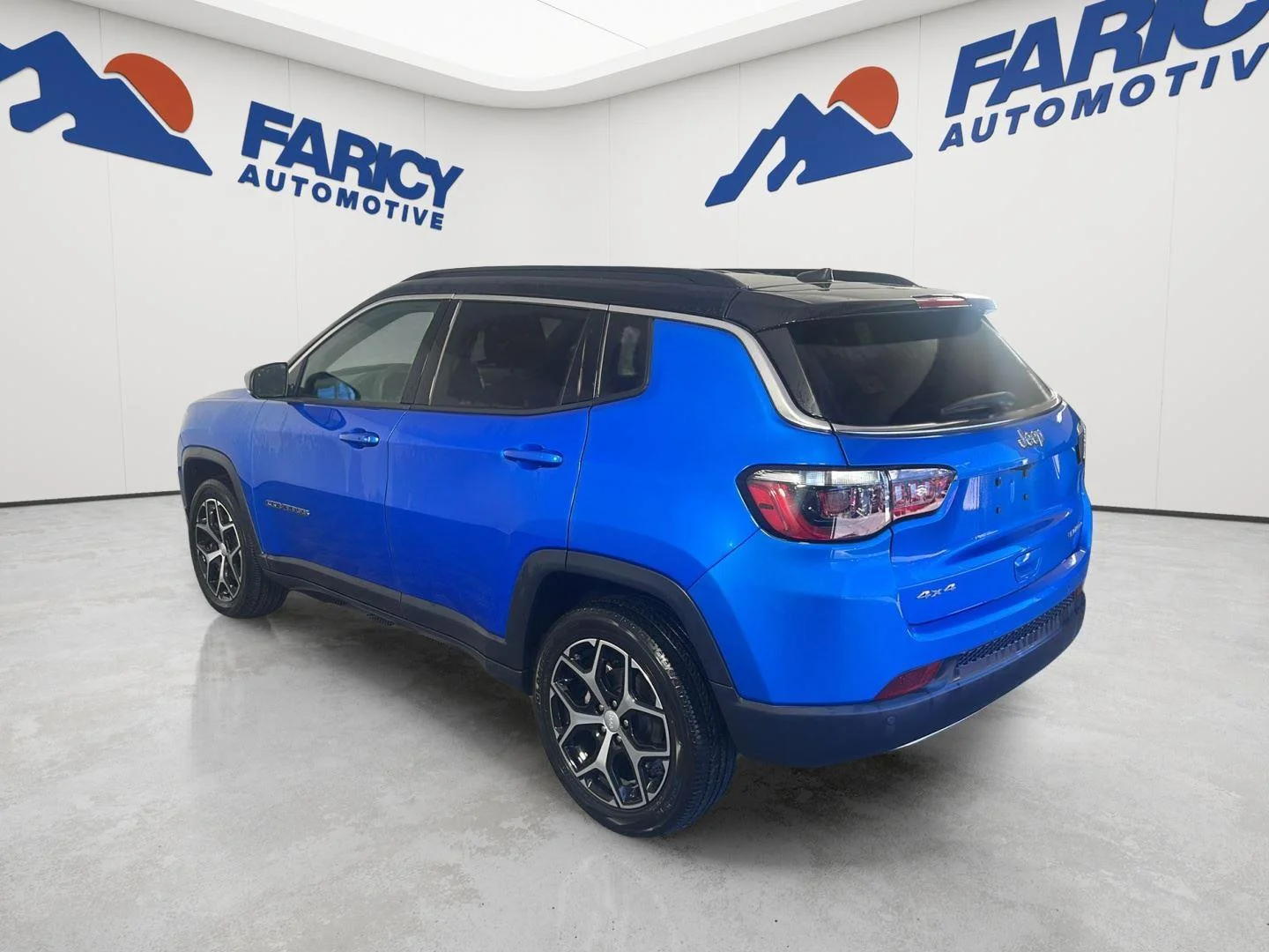 Used 2024 Hydro Blue Pearlcoat Jeep Limited image 10