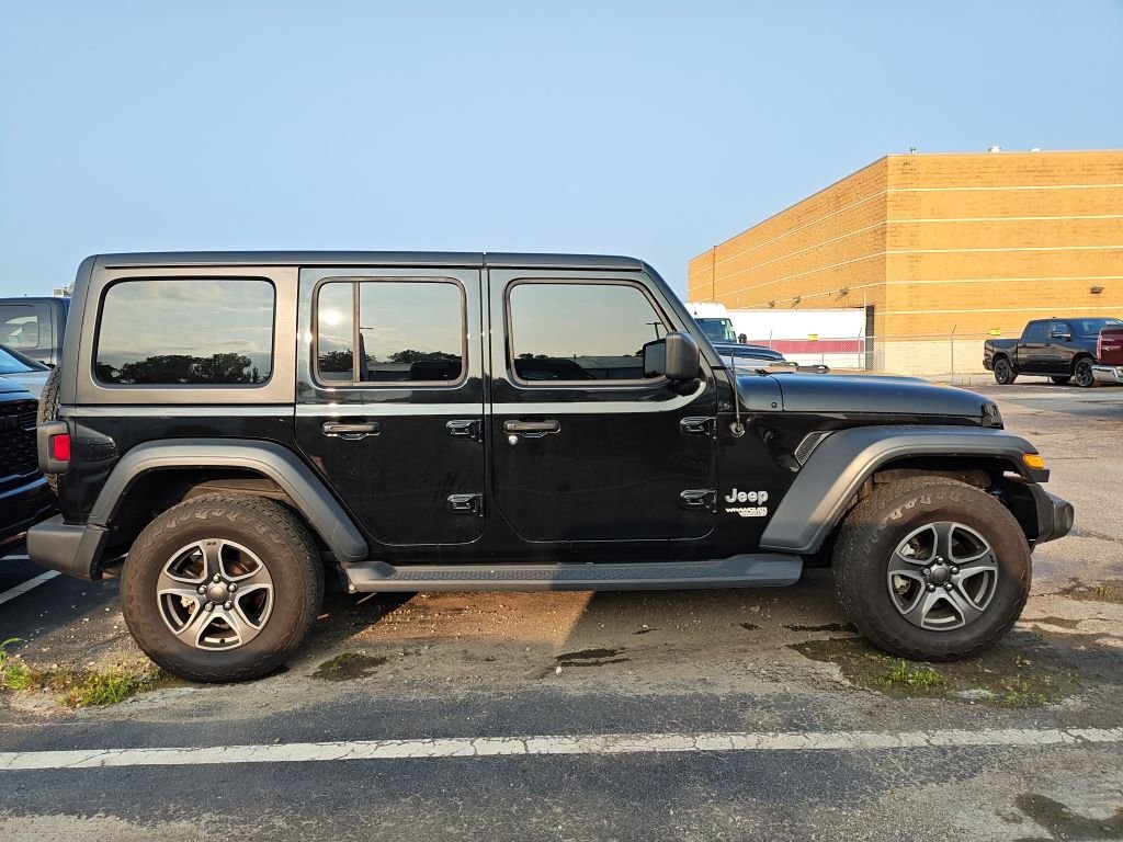 Used 2018 Black Jeep Unlimited Sport S image 9