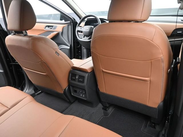 Used 2026 Black Nissan Platinum image 25