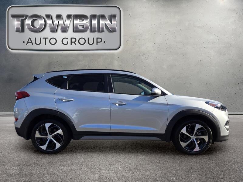 Used 2018 Molten Silver HYUNDAI VALUE FWD image 3