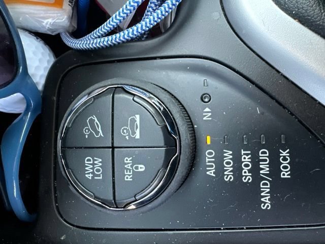 Used 2014 Billet Silver Metallic Clearcoat Jeep Trailhawk image 15