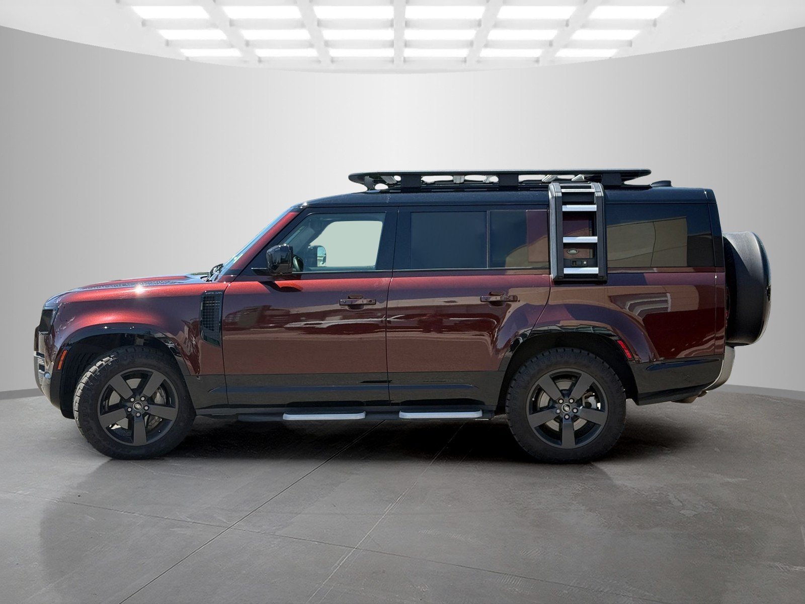 Used 2023 Sedona Red Land Rover X-Dynamic SE image 7