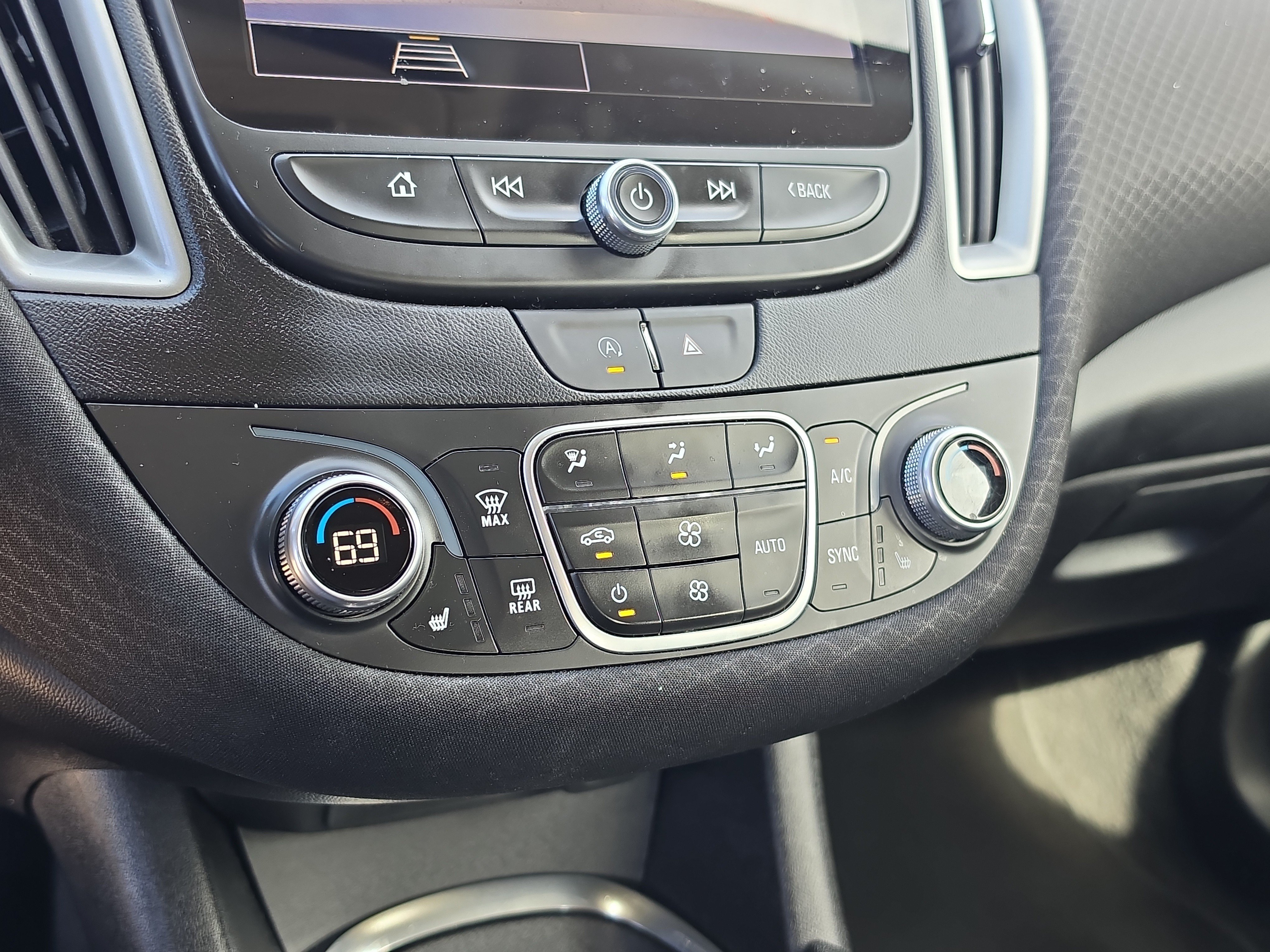 Used 2024 Sterling Gray Metallic Chevrolet 1LT image 27