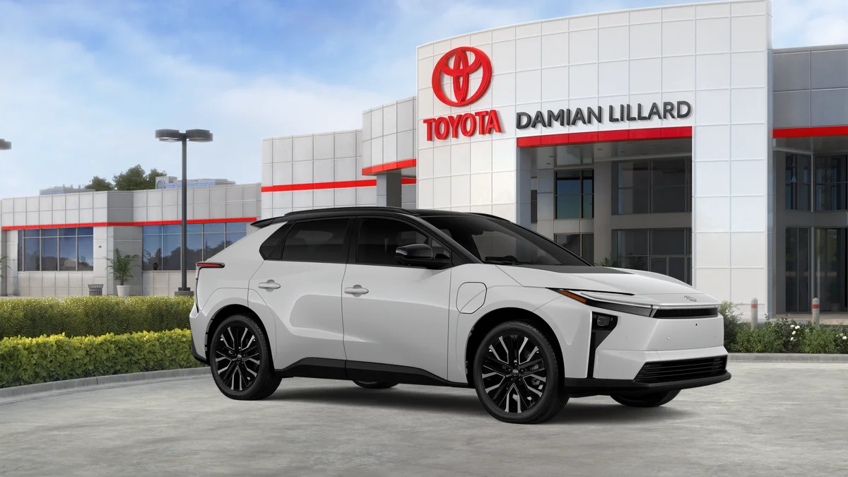New 2026 Wind Chill Pearl with Midnight Black Metallic roof Toyota Limited image 14