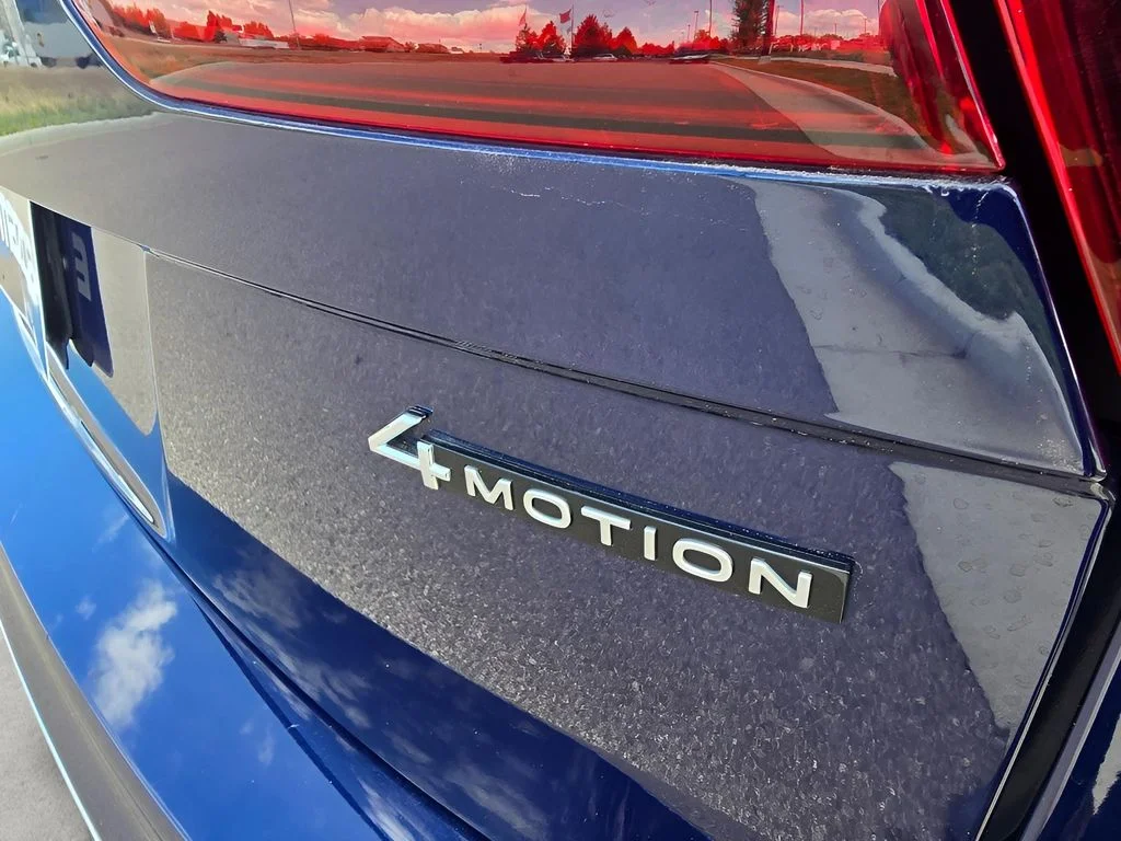 Used 2022 Atlantic Blue Metallic Volkswagen SEL R-Line image 29