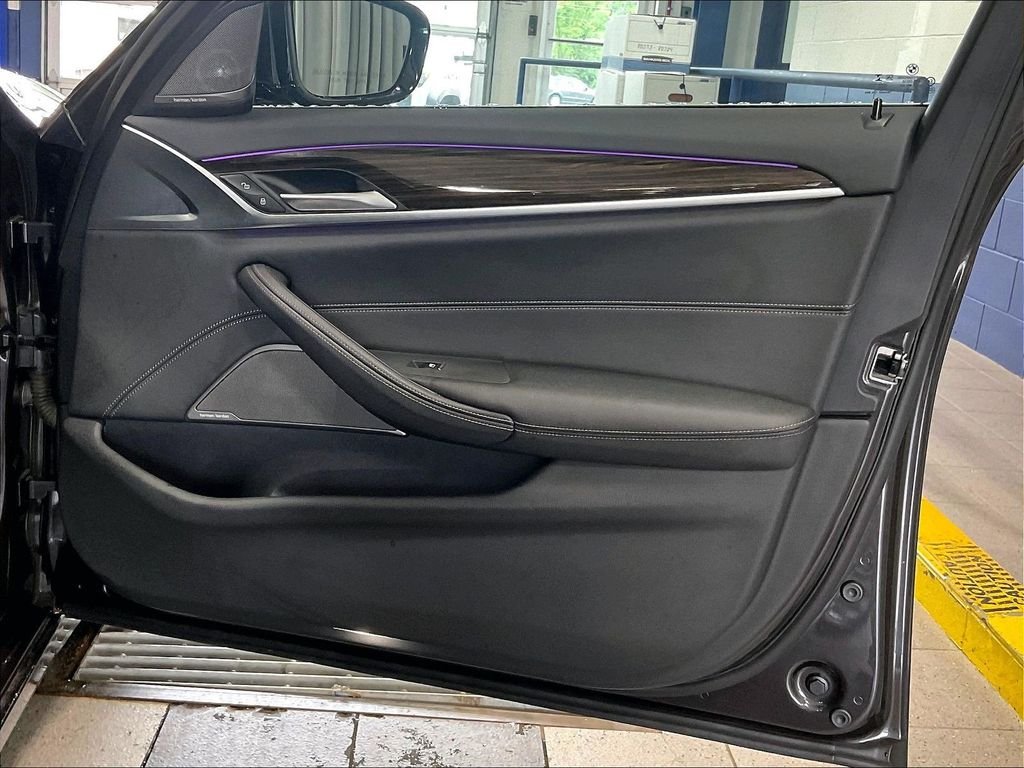 Used 2023 Gray BMW 530i xDrive image 12