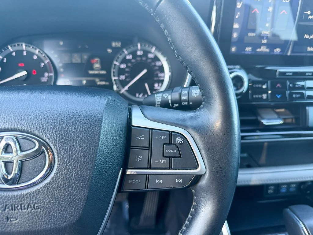 2022 Toyota Highlander Limited - Photo 17