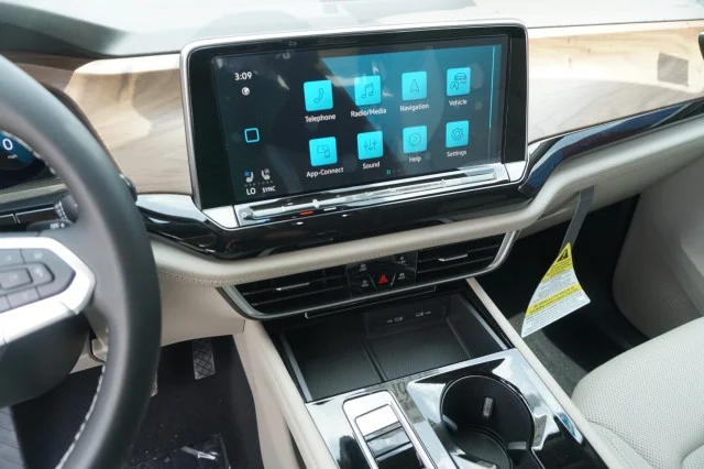 2024 Volkswagen Atlas SE w/Tech - Photo 28