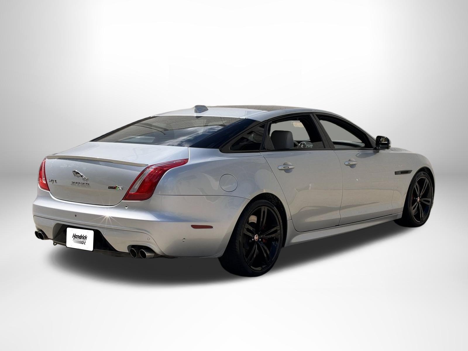 Used 2019 Silver Jaguar 575 image 3