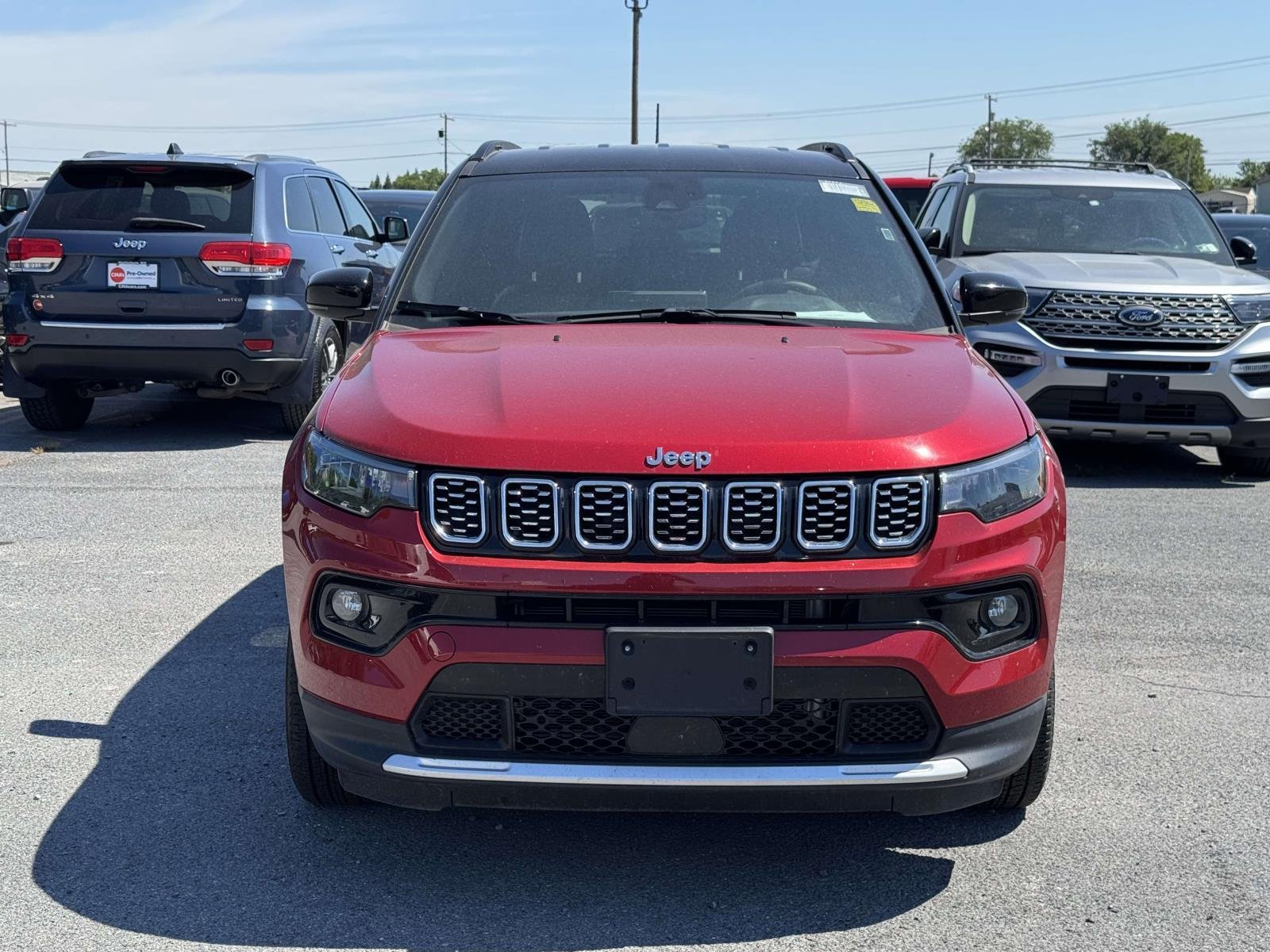 Used 2025 Red Hot Pearlcoat Jeep Limited image 7