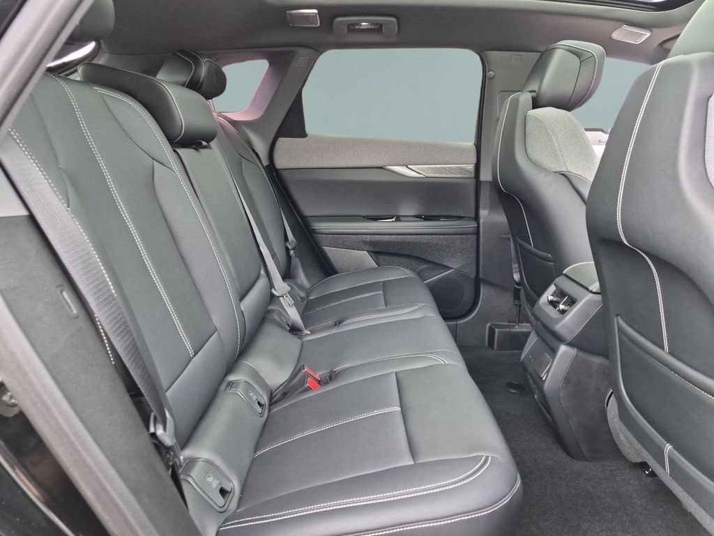 2027 Cadillac OPTIQ Luxury - Photo 26