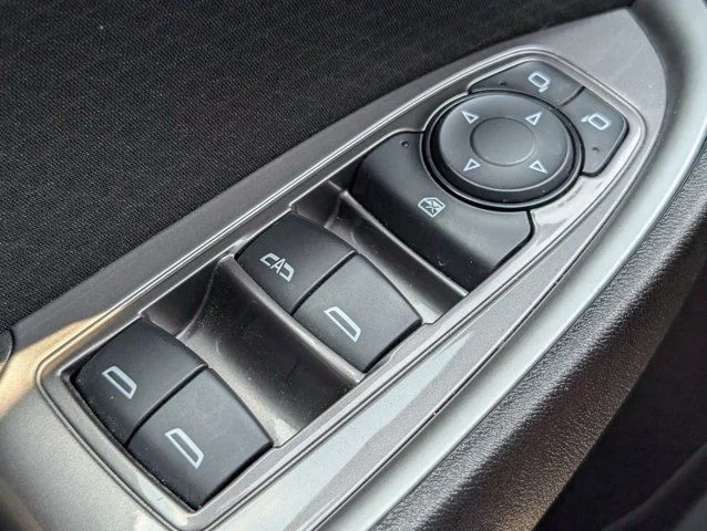Used 2025 Summit White Chevrolet LT image 20