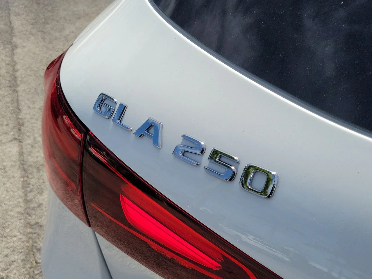 New 2026 Polar White Mercedes-Benz GLA 250 image 7