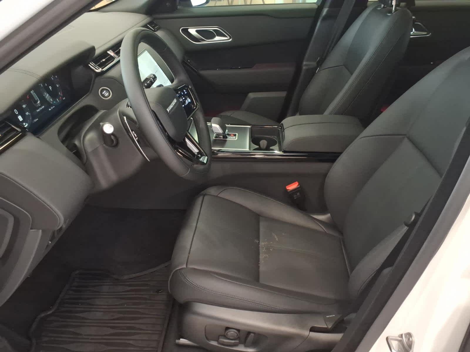 New 2026 Fuji White Land Rover Dynamic SE image 8