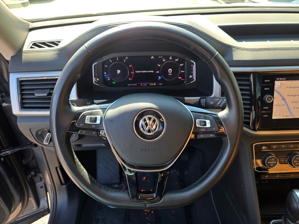 Used 2019 Platinum Gray Metallic Volkswagen SEL Premium image 36