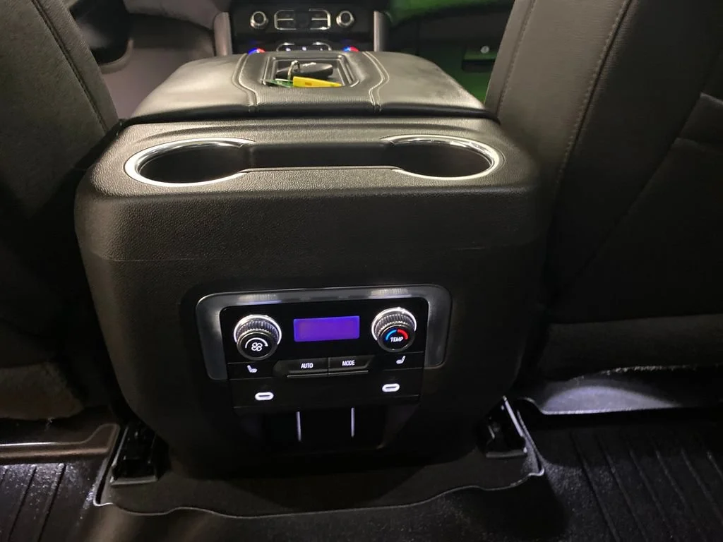 Used 2022 WHITE FROST TRICOAT GMC SLT image 18