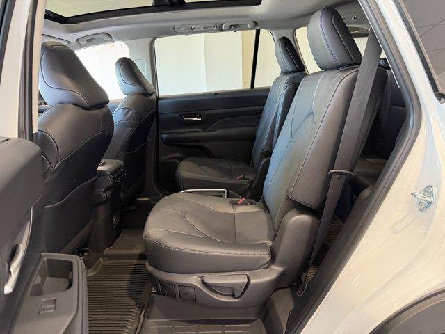 Certified Used 2026 WIND CHILL PEARL Toyota  image 53