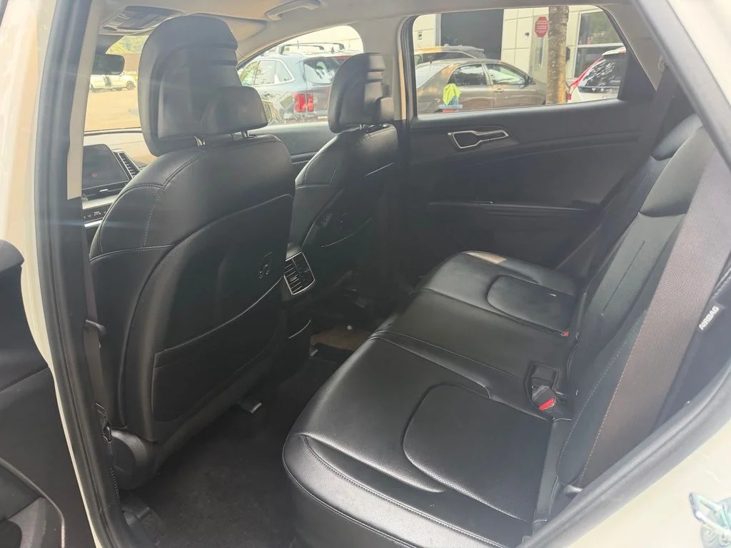 Certified Used 2025 Snow White Pearl Kia EX image 19