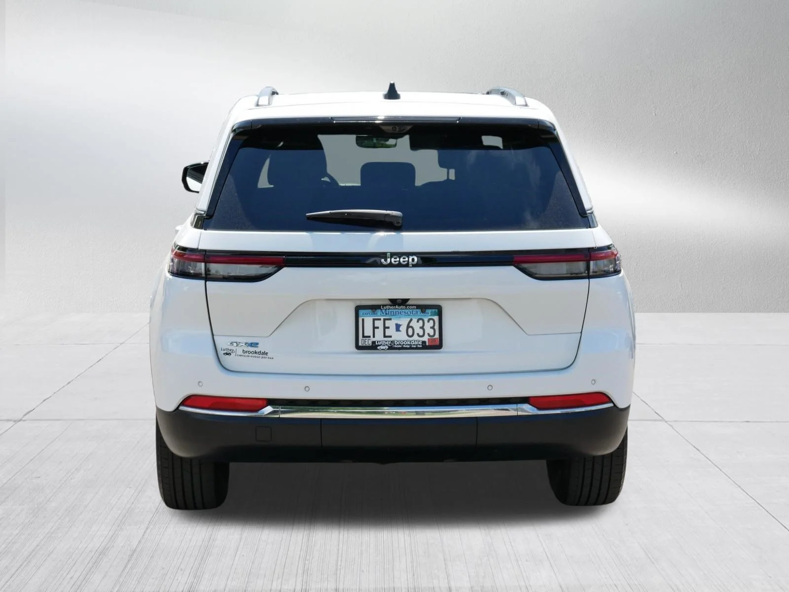 Used 2022 Bright White Clearcoat Jeep  image 6
