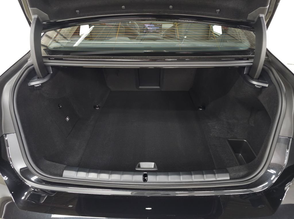 Used 2026 Black Sapphire Metallic BMW xDrive60 image 8