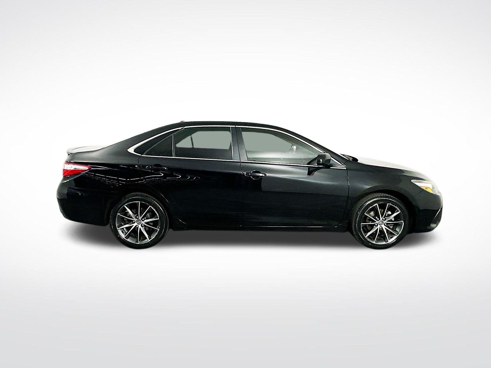 Used 2017 Midnight Black Metallic Toyota XSE image 9