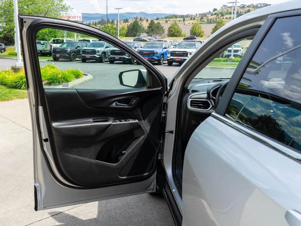 Used 2021 Silver Chevrolet LT image 15