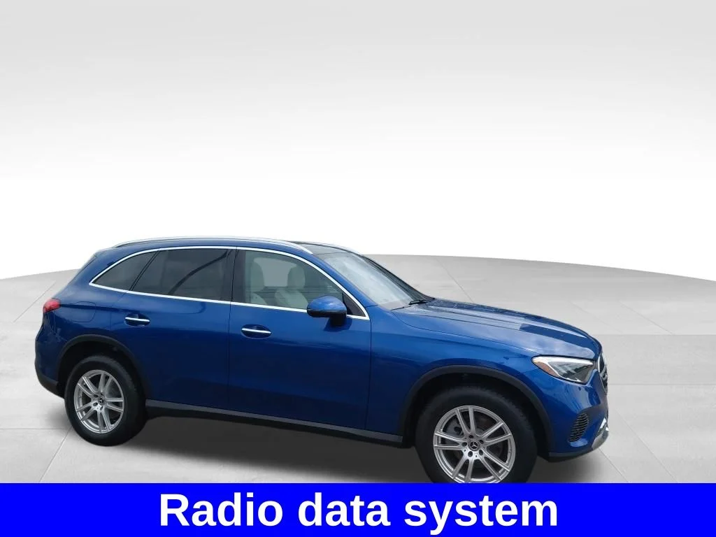 Used 2025  Mercedes-Benz GLC 300 image 5