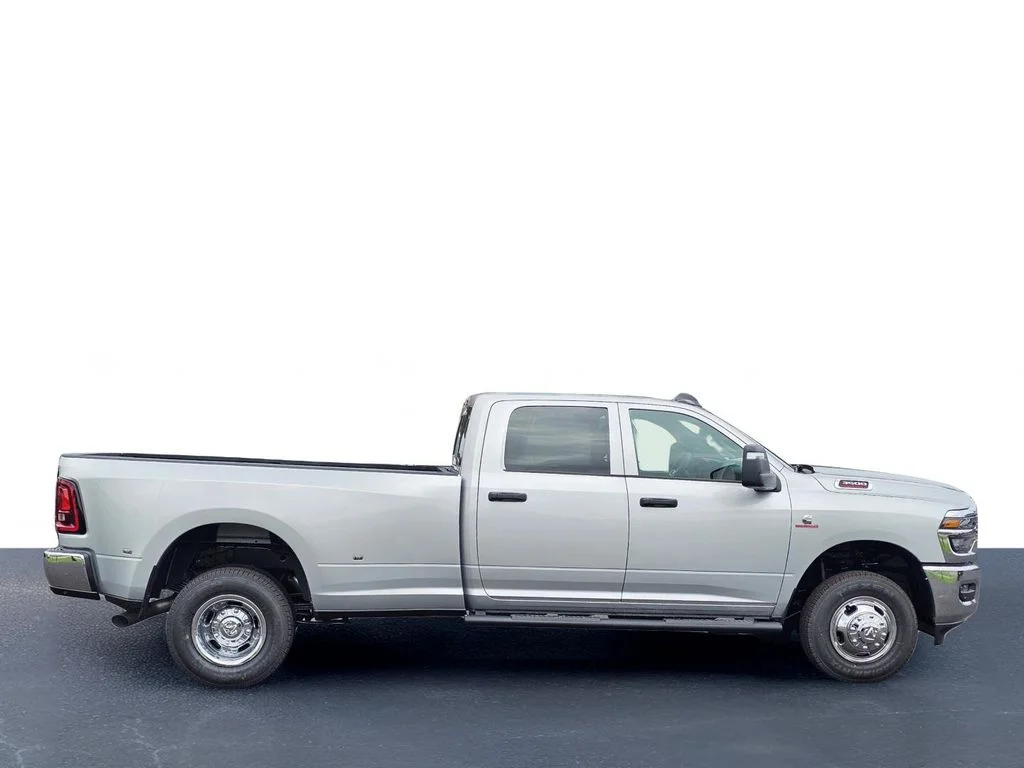 New 2026 Silver-Zynith Exterior Paint RAM Tradesman image 9