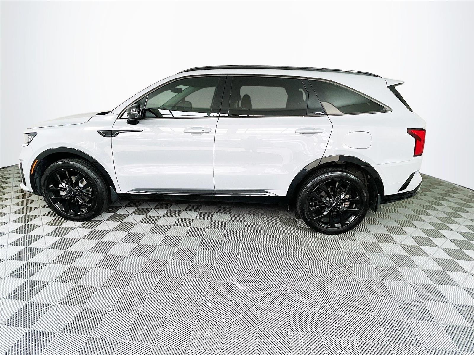 Used 2023 Gray Kia SX image 4