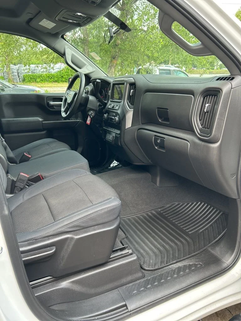 Used 2019 White Chevrolet Custom image 25