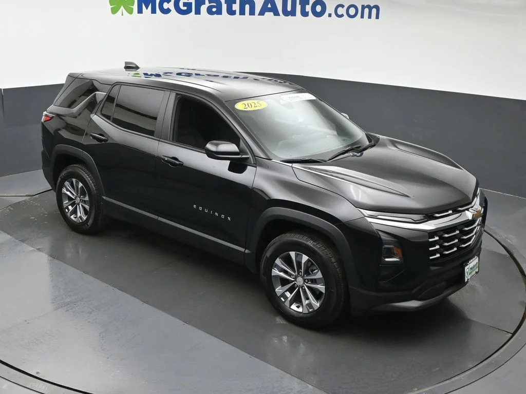 Used 2025 Black Chevrolet LT image 3