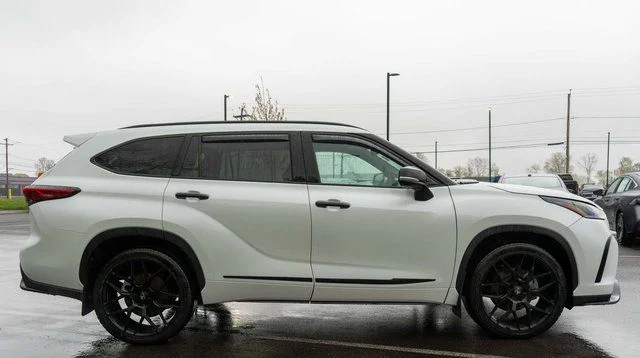 Used 2022 Beige Toyota XSE image 5