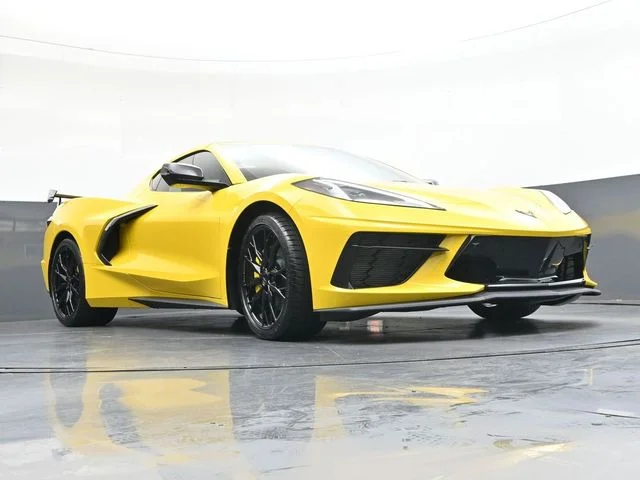 Used 2025 Yellow Chevrolet Stingray image 33