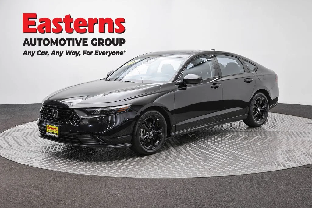 Used 2025 Black Honda SE image 1